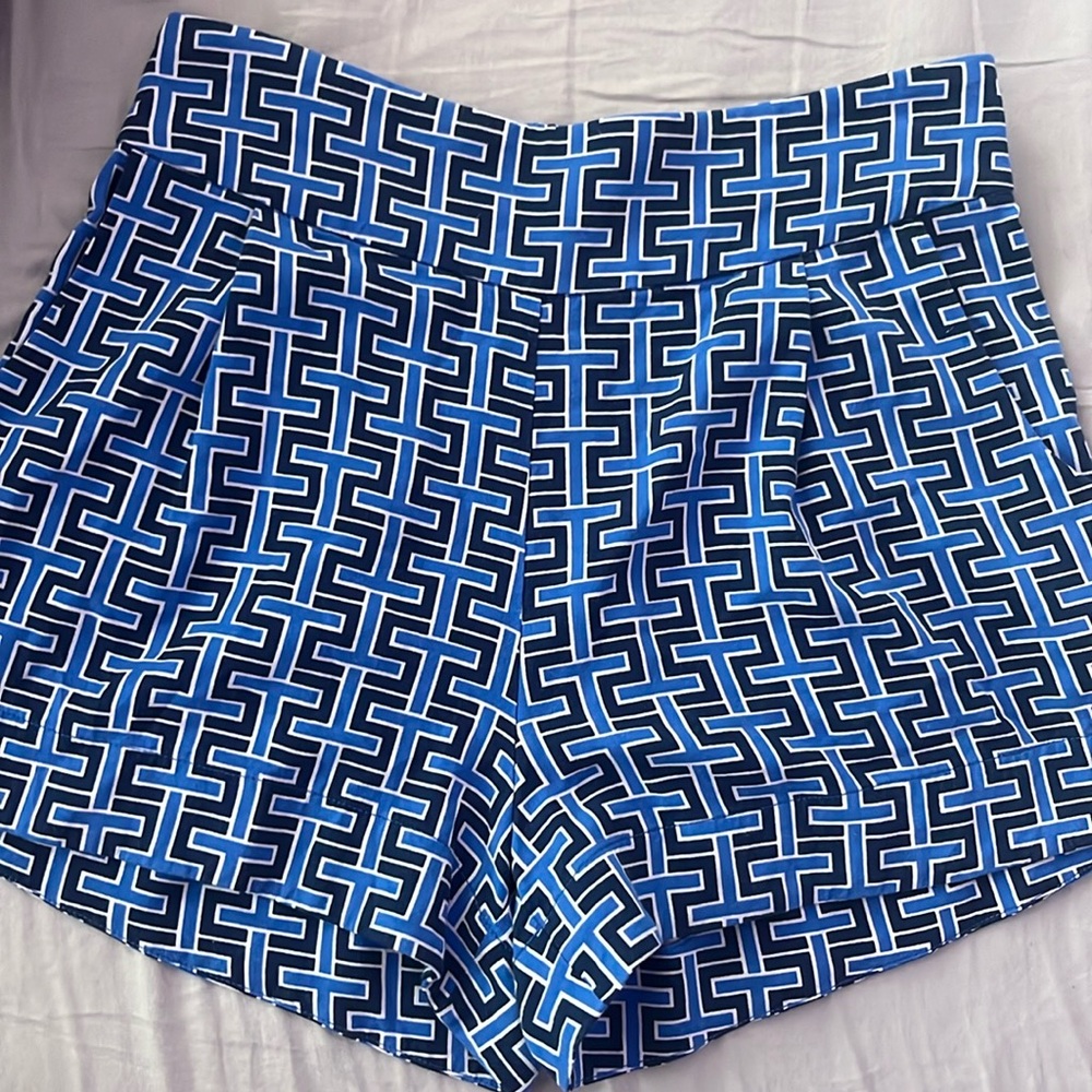 Southern Tide blue shorts